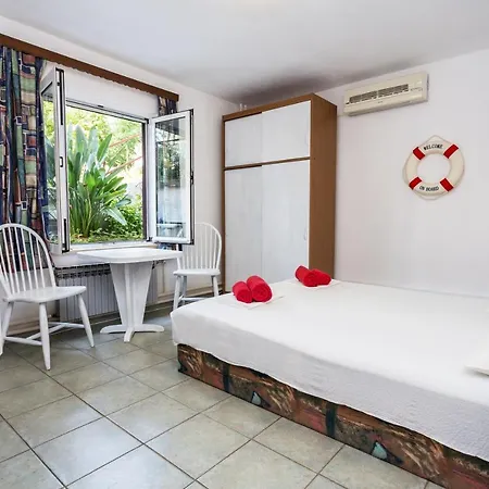 Lussino Accommodation Mali Losinj Exterior photo