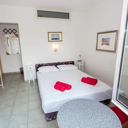Lussino Accommodation Mali Losinj Exterior photo