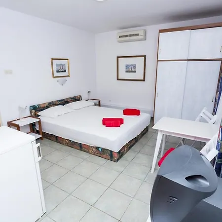 Lussino Accommodation Mali Losinj Exterior photo
